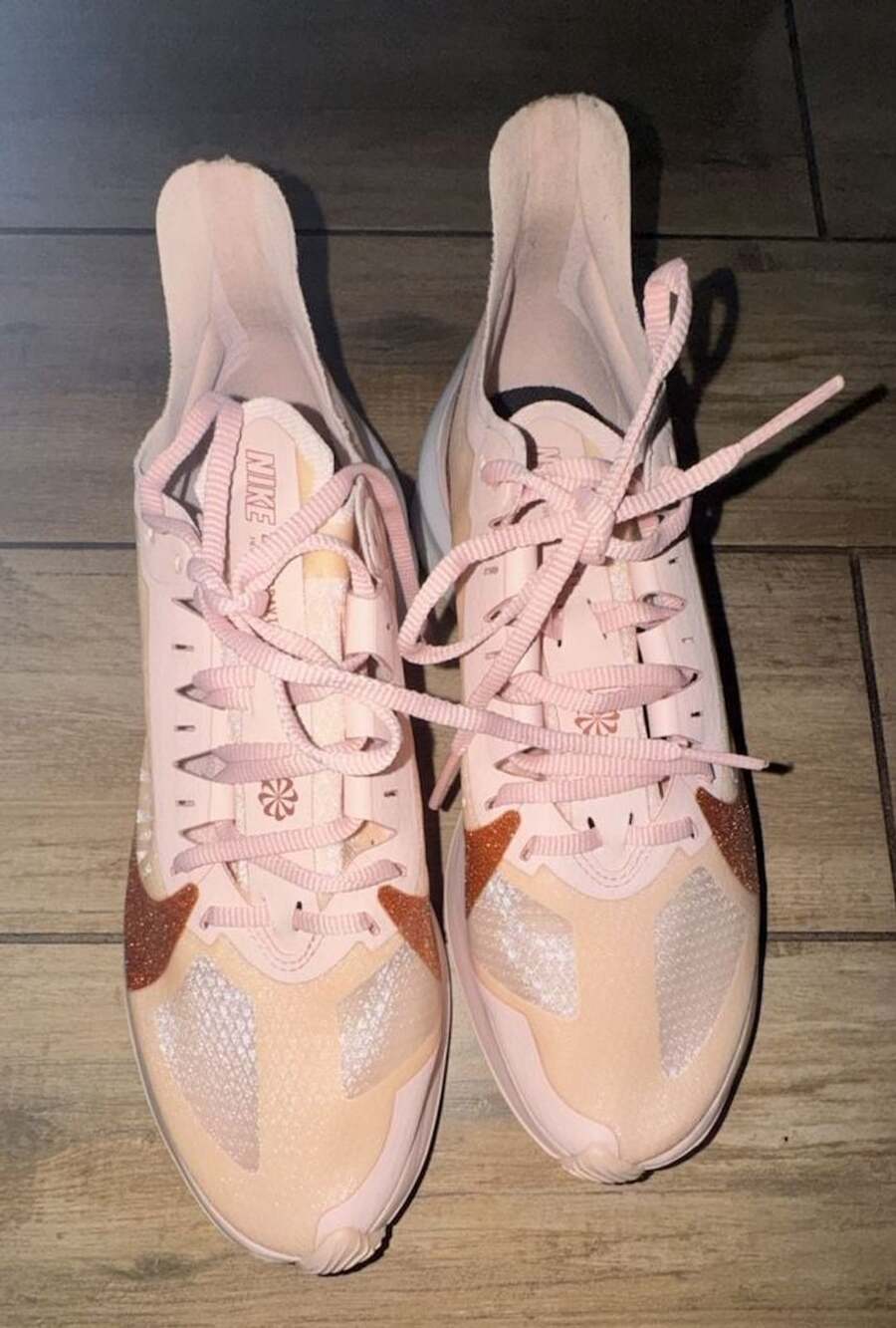 Nike Women's Zoom Gravity Running Shoes Echo Pink Metallic Bronze CT1192-600